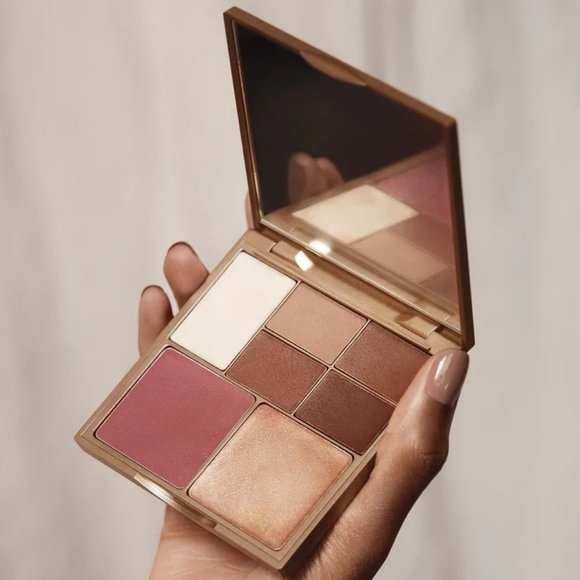 Stila Sculpt & Glow - Contouring & Highlighting Palette - Picture 2 of 13